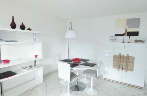Aix-les-Bains Apartment | Résidence Les Colverts - Moderne et lumineux avec belle vue sur le lac ! MAE-7274