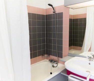 Arc-1800 Apartment | Résidence Ruitor Arc 1800 - Appartement 3 pièces pour 6 personnes avec une jolie vue sur la vallée, proche du télécabine dans le village de Charmettoger à A MAE-1697