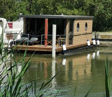 Gallician Boat Rental | Rêves d'Ô en Camargue, clim réversible, parc naturel