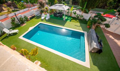 Comarruga Villa | R153 - Espaciosa Villa con Piscina Privada en Coma