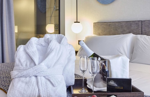 el Camp d'en Grassot i Gracia Nova Hotel | Radisson Blu 1882 Hotel, Barcelona Sagrada Familia
