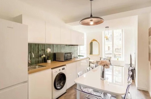 Quartier de la Roquette Apartment | Refined Bastille Residence For 10 Guests In Prime Location