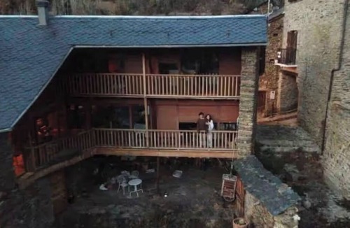 La Guingueta d'Aneu Cottage | Refugi Orfila, independent rural house, ideal for families.