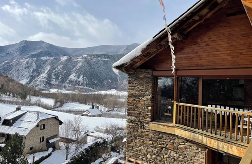 La Guingueta d'Aneu Cottage | Refugi Orfila, independent rural house, ideal for families.