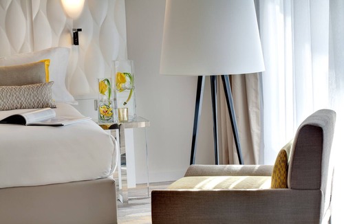 Couronne Urbaine Hotel | Renaissance Aix-en-Provence Hotel