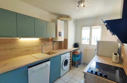 Le Port Apartment | Renovated 2-bedroom apt facing sea, balcony, 4 pers