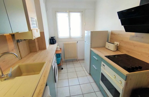 Le Port Apartment | Renovated 2-bedroom apt facing sea, balcony, 4 pers