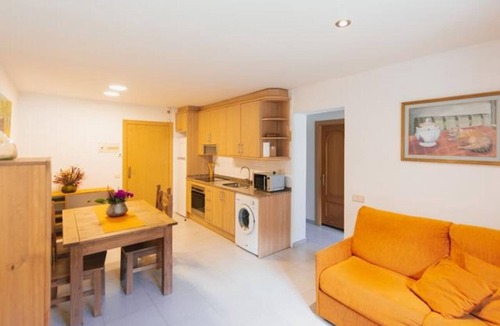 Montardit de Baix Apartment | Renovated apartment in Montardit de Baix, pets allowed