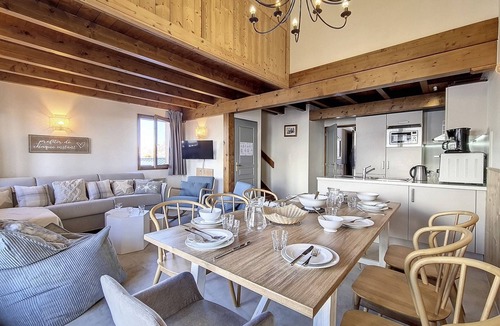 Les Menuires Apartment | Renovated apartment 8 ppl · Near slopes · Balcony · Sauna