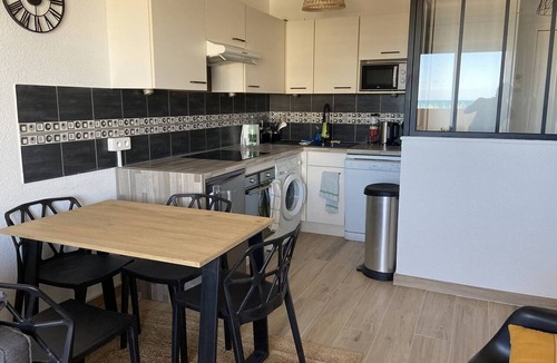 Le Port Apartment | Renovated apartment, parking, AC, sea view - 4 guests