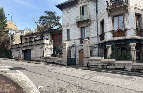 Aix-les-Bains City Center Apartment | Renovated city center apartment with terrace