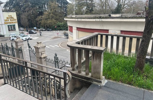Aix-les-Bains City Center Apartment | Renovated city center apartment with terrace