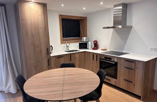 Pralognan-la-Vanoise Apartment | Renovated apartment, private parking, sleeps 6, Pralognan-la-Vanoise