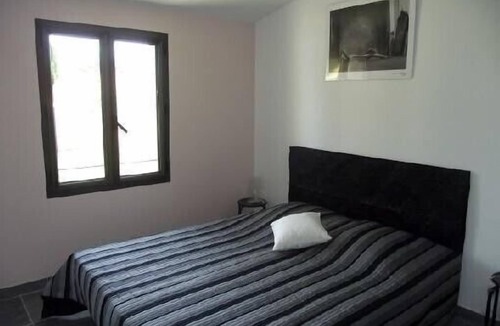 Camaret-sur-Aigues Other | Renovated Provencal house with swimming pool, garden & stunning view