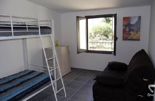 Camaret-sur-Aigues Other | Renovated Provencal house with swimming pool, garden & stunning view
