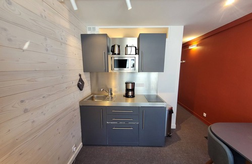 Aime Apartment | Renovated ski-in studio - 4 ppl - Pets allowed
