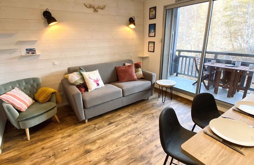 Mont-de-Lans Apartment | Renovated studio near slopes with free WiFi