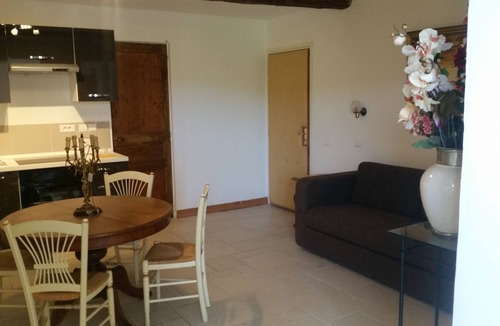 La Garde-Freinet Apartment | Rent St Tropez has the Guard Freinet beautiful apartment of 60m2 4PERS
