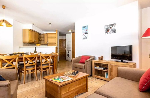 Pralognan-la-Vanoise Apartment | Residence Les Jardins de la Vanoise * - 3 Rooms Mountain Corner or 4 Rooms 9 People