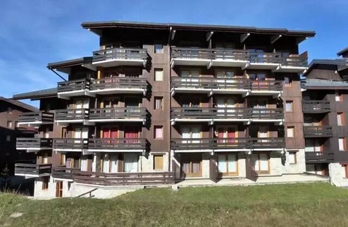 Meribel-Mottaret Apartment | Residence Le Lac Blanc - 2-room apartment for 6 people in Meribel Mottaret in the Hameau district, at the foot of the slopes and close to shops