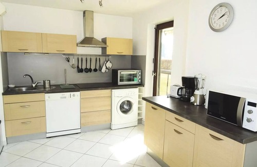 Aix-les-Bains Apartment | Residence Les Colverts - Modern and bright with beautiful views of the lake!