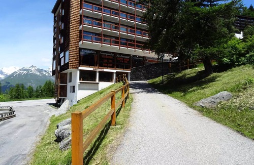 Arc-1600 Apartment | Residence Les Charmettes - Nice studio for 3 people with a nice view of Mont Blanc
