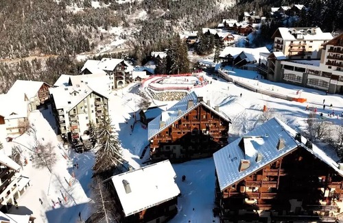 Oz-en-Oisans Apartment | Residence Oz en Oisans* - Chalet des Neiges - 4 Room Apartment 6 People