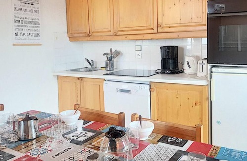 Saint-Martin-de-Belleville Apartment | Resort center, 5th floor, view mountain, balcony, tv, ski locker, 68m², Saint Martin de Belleville