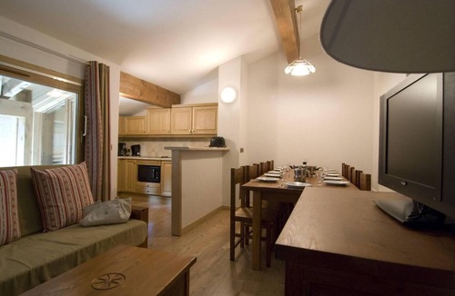Pralognan-la-Vanoise Apartment | Resort center, balcony, tv, ski locker, 82m², Pralognan-la-Vanoise