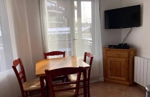 Les Carroz-d'Araches Apartment | Resort central apartment ideal for up to 2 people