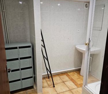 Gueret House | Rez-de-jardin appartement 1 chambre Guéret