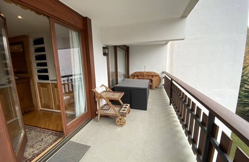 Val-d'Isere Apartment | Right in the center, 400m from the slopes: south-facing apartment - 90 M2 with fireplace