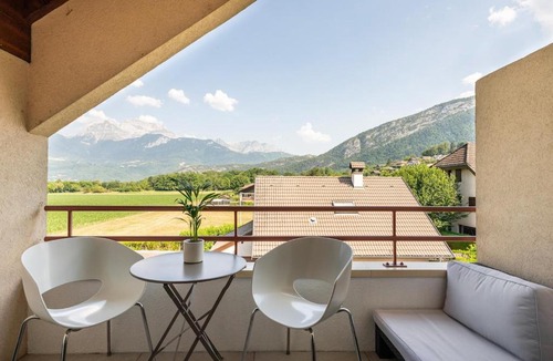 Saint-Jorioz Apartment | Rive Ouest, Grand T2, balcon, vue montagne, parking privatif