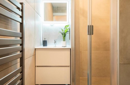 Saint-Jorioz Apartment | Rive Ouest, Grand T2, balcon, vue montagne, parking privatif