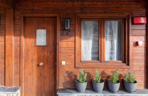 Incles Apartment | Riverfront Retreat by Grandvalira & Parking