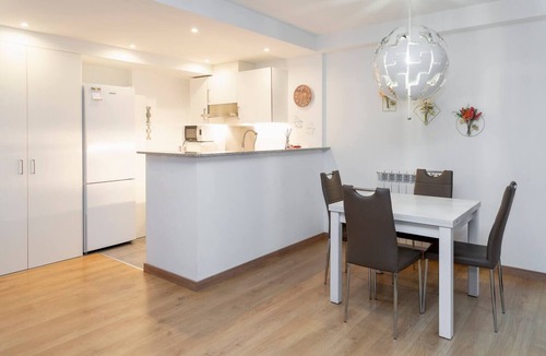 Ransol Apartment | Riverside Shelter, Skiing, and Free Parking