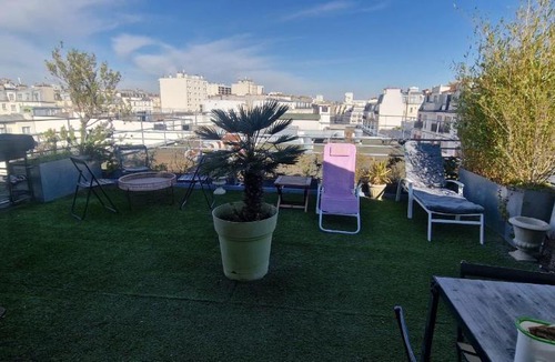 Quartier de la Chapelle Apartment | Romantic apartment with a view of the Sacré-Cœur