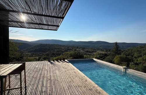 Lagorce House | Romantic wooden house, private pool, views and absolute peace and quiet. Ideal for couples.