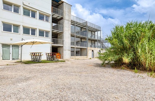 Mudaison Apartment | Room 6 with Shared Terrace 10 Minutes from the Sea
