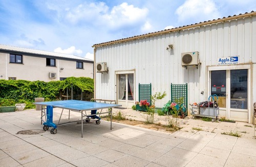 Mudaison Apartment | Room 7 with Shared Terrace and Wi-Fi
