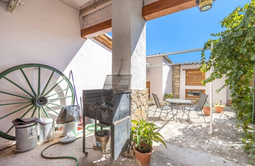 Conques Apartment | Room 'Habitació Triple' with Mountain View, Wi-Fi and Air Conditioning