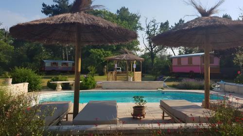 Bussac-Foret Resort | Roulotte Au Bois Chéri - Au Bois
