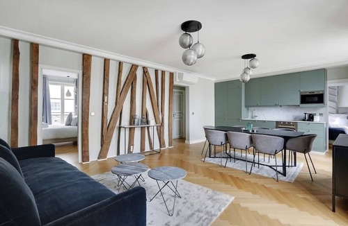 Montmartre Apartment | Rue Lepic - quintessential winding cobblestone street- Take a step into the past