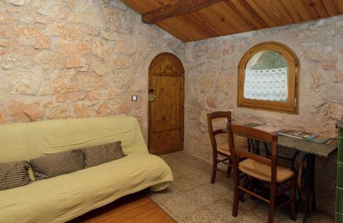 Bellprat House | Rural castle in Bellprat with terrace