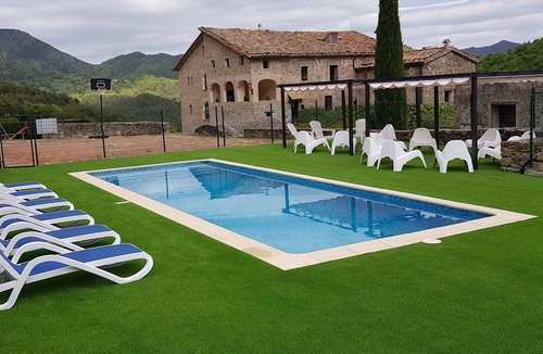 Les Llosses House | Rural house for rent with private pool for 22 people 100km from Barcelona