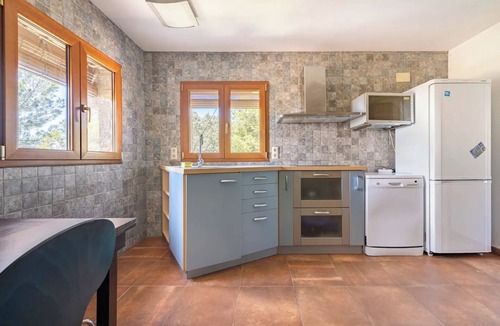 Biosca Cottage | Rural house with swimming pool for groups of up to 15 people