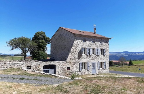 Alleyras Cottage | Rustic family retreat in the Allier Gorges, nature and hiking nearby