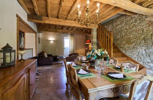 Alzonne House | Séjour bien être pour couple avec Spa Privatif & Piscine Chauffée