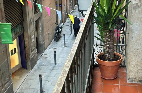 El Raval Apartment | S3.Mercat Sant Antoni - Central Location. Metro L2