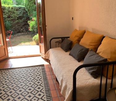 Sablet Apartment | Sablet Ventoux Rando Vignobles Dentelles Pool